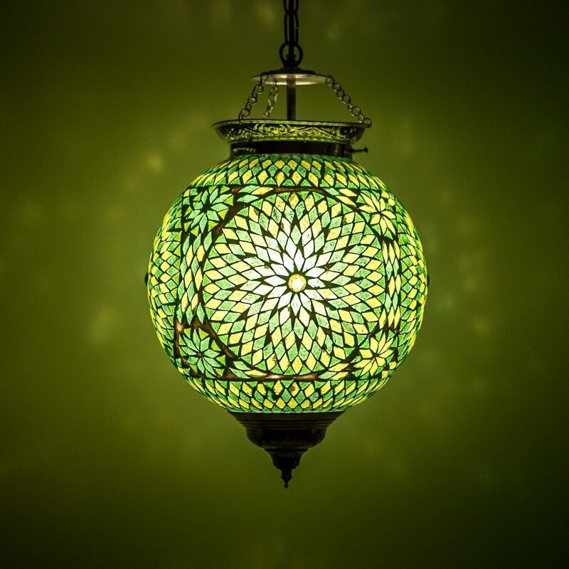 Lustră verde orientală, Aziza Lustră verde orientală, Aziza