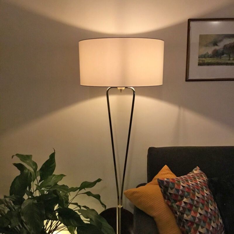 Lampadar clasic alamă, Lola, con întrerupător