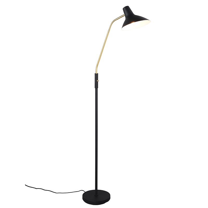 Lampadar clasic negru, Merit