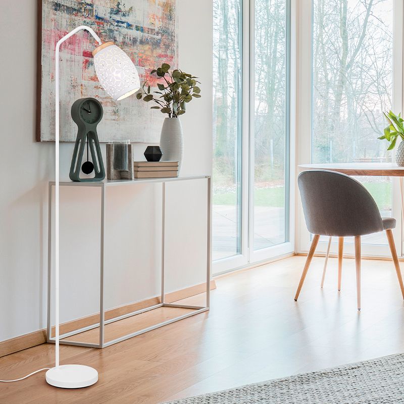 Lampadar modern alb, Delana, con întrerupător Lampadar modern alb, Delana, con întrerupător
