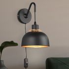 Aplică de perete industrială neagră, Sylvano, con întrerupător