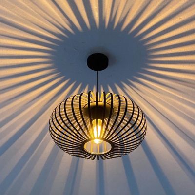 Lustră neagră industrială, Lieve