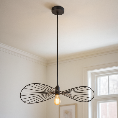 Lustră neagră retro, Jolinda