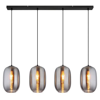 Lustră neagră din sticlă, Arina