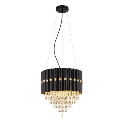 Candelabru negru din cristal, Moniek