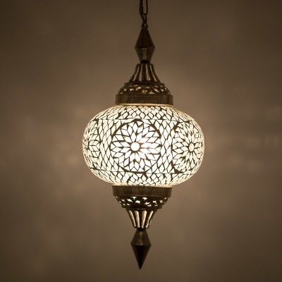 Lustră transparentă orientală, Aicha