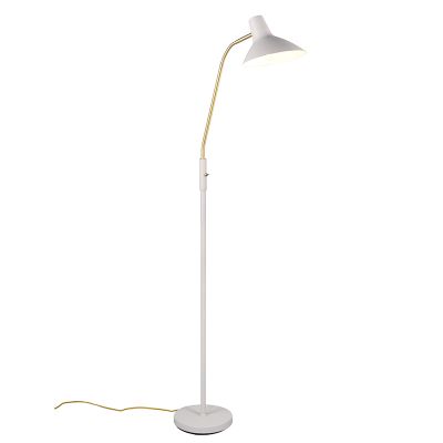 Lampadar clasic alb, Merit